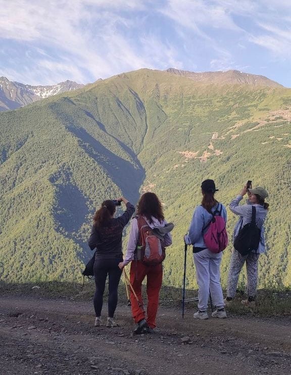 17.07.2025 г. Экскурсия в историко-архитектурный комплекс Коротах
Участники экскурсии побывали в селе Коротах, расположенном в горах Чеченской Республики. Поездка прошла спокойно и оставила приятные впечатления.