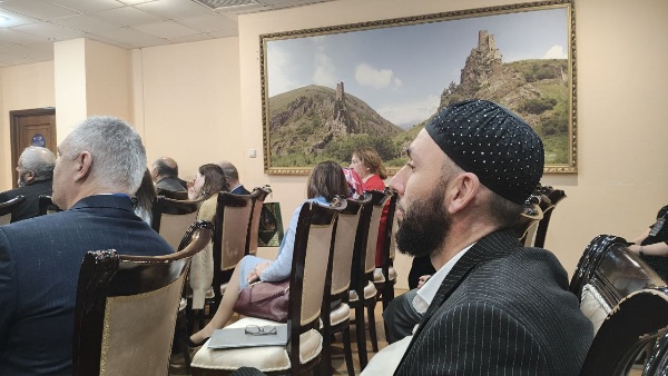 «Территория» на межрегиональной научно-практической конференции "Национально-государственные образования в России: история и современность".

В рамках конференции состоялись рабочие встречи, где обсуждались вопросы комплексного развития территорий и использования новых технологий, цифровизация в сферах туризма и безопасности людей.

В работе конференции приняли участие: Глава Республики Ингушетия, депутаты Народного собрания РИ, члены Правительства РИ, представители научных учреждений РАН, вузов и научных центров Москвы, Санкт-Петербурга, Волгограда, Грозного, Ессентуков, Краснодара, Карачаевска, Нальчика, Махачкалы, Майкопа, Ростова-на-Дону, Ставрополя, Черкесска, Элисты, Магаса и других городов России.

Конференция была организована Правительством Республики Ингушетия, Министерством образования и науки Республики Ингушетия, Министерством культуры Республики Ингушетия, Ингушским государственным университетом,  Государственной архивной службой Республики Ингушетия, ГКУ Джейрахско-Ассинским музеем заповедником и Ингушским научно-исследовательским институтом гуманитарных наук им. Ч. Э. Ахриева. 

Конференция прошла на территории  Национального курорта «Армхи».