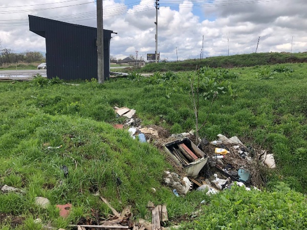 В с.п. Троицкое проведен мониторинг за соблюдением Правил благоустройства Сунженского района

Сотрудники районной и сельской администраций проверили состояние объектов физических и юридических лиц на предмет соответствия требованиям, установленным Правилами благоустройства.

Так, в ходе проведения мониторинга было выявлено 8 фактов административных правонарушений, таких как оставление мусора на прилегающих территориях, складирование строительного материала и шин, а также 1 факт нецелевого использования земельного участка.

Виновные лица будут привлечены к административной ответственности в соответствии с ч. 1 ст. 18.2 Закона об административной ответственности в Республике Ингушетия.
