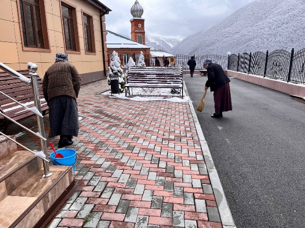 22.03.2025 г. сотрудники Дома культуры провели субботник, убрали двор и прилегающую территорию.
