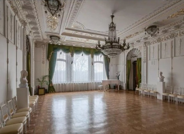 The museum complex "Estate of Aseev" is located on the banks of the Tsny River in Tambov. The palace was built according to the project Arch. L.Kekusheva in 1905 in the Art Nouveau style. During the First World War, Mikhail Aseev transferred the house to the infirmary, and in 1917 he left Tambov to escape from the new regime. In 1918, the building housed a colony for homeless children, later an orphanage. In Soviet times, the house with the park was used as a tuberculosis sanatorium.

In 2014, a complete restoration of the mansion was carried out, and in 2017, ASM was engaged in a project to adapt the territory of the unique monument.