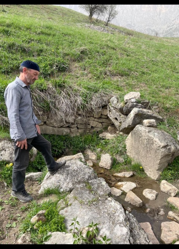 В эти дни, в ходе мониторинга башенных комплексов, сотрудниками Джейрахско-Ассинского музея-заповедника были проведены полевые работы по обмерам, фотофиксации и описанию объектов культурного наследия, отсутствующих в перечне выявленных объектов культурного наследия.  

Три неучтенные речные мельницы расположены по руслу рек, в южной части «Среднего Оздика» и в восточных частях комплексов  «Меллер», «Верхний Гули». В основании последнего объекта сохранился арочный камень входного проема.  Строения имеют округлую форму, состояние руинированное.

Результаты проведенных работ будут представлены в Комитет государственной охраны объектов культурного наследия республики для принятия дальнейших мер реагирования.
