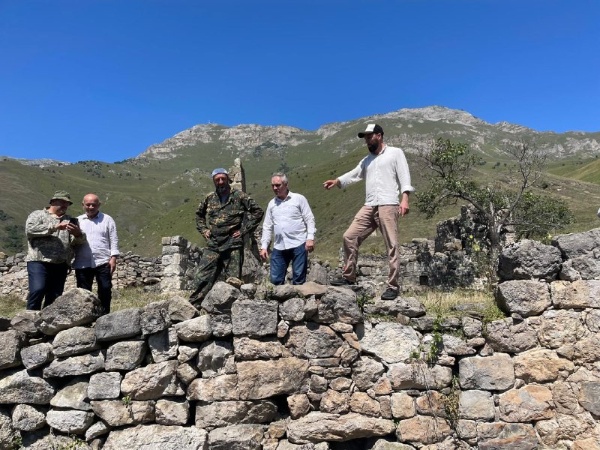 19 августа руководитель Комитета Государственной охраны объектов культурного наследия Кодзоев Т. У. и и. о. директора Джейрахско-Ассинского музея-заповедника Сампиев А. А. посетили башенный комплекс «Мецхал», где специалистами комплексных архитектурных  и реставрационных проектов АСМ ГРУПП совместно с сотрудниками музея-заповедника проводятся работы по фиксации и учету ОКН горной Ингушетии.

Мецхал – крупный башенный поселок в Джейрахском районе, рядом с. Фалхан. Сегодня там сохранились лишь полуразрушенные, но не утратившие своей исторической ценности, строения.