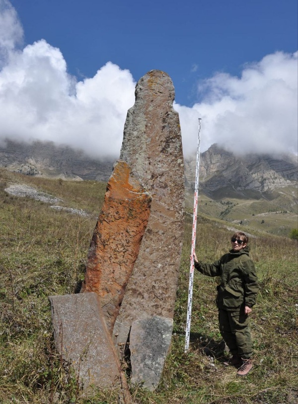It is pleasant to realize that the interest in mountain Ingushetia from researchers not only does not fade, but on the contrary increases day by day: it has long attracted the attention of not only tourists, but also scientists who are trying to open unknown pages of history.

So, recently, in the framework of the study of medieval stone crosses, cruciform and anthropomorphic steles in the North Caucasus, independent researchers from St. Petersburg Alexander Potravnov and Tatiana Khmelnik, having previously agreed on their visit, together with the staff of the State Historical-Architectural and Natural Museum-Reserve of Djeirakh-Assinsk, inspected a number of monumental objects in the mountains of Ingushetia.

The researchers visited the tower complexes "Myashkhi", "Keli", the temple "Thaba-Yerda", where these objects are preserved, and which are within the scope of their scientific interests.

Scientists inspected and photographed the most accessible monuments of the past – stone crosses, cruciform and anthropomorphic steles.

At the same time, in the course of work, in the area of the tower village "Keli", on the slope, next to the crypt, a medieval stone cross was discovered, considered previously lost.

Farewelling, researchers from St. Petersburg thanked the employee of the museum-reserve for hospitality and assistance and expressed hope for continued cooperation.

SPOILER: in the future, these objects will be included in the consolidated catalog of stone crosses of the Russian Federation with a mark of places of detection on the map, which will allow a more accurate and reasoned study of the tradition of creating and distributing stone crosses not only in Ingushetia, but also in other regions of the Caucasus.