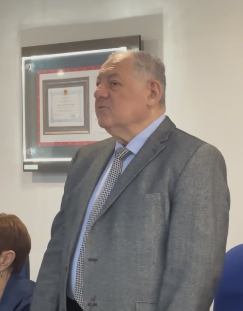 В ПГУ стартовала Осенняя школа «КМВ – регион мира и сотрудничества народов»! 

Сегодня в университете состоялось торжественное открытие Осенней школы. С приветственным словом выступил ректор ПГУ Александр Павлович Горбунов, подчеркнув важность межкультурного диалога для развития региона.

Проект посвящён укреплению дружбы между народами Кавказских Минеральных Вод и празднованию 245-летия Пятигорска.

Участников ждёт погружение в культурное многообразие нашего края через экскурсии по историческим местам Пятигорска, лекции и презентации, посвящённые культурам языков, командные проектные работы и многое другое. 