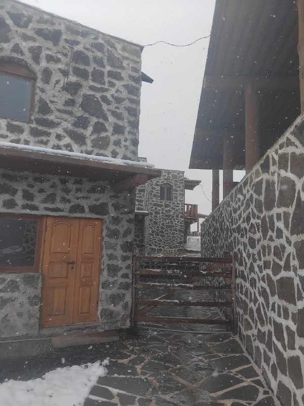 И.о. директора Джейрасхко-Ассинского музея-заповедника Сампиевым А.А., в рамках плана работы, была совершена инспекционная поездка к башенным комплексам Духьаргишт и Хьарпе. 

Башенный комплекс Духьаргишт расположен в нижней части Джейраховского ущелья на южном склоне горного массива Маьт-Лоам.               

В 2019 г. на комплексе проведены ремонтно - реставрационные и восстановительные работы.

Хьарпе расположен в полукилометре восточнее Духьаргишт у подножия Столовой горы, в нём восстановлено 5 ОКН. 