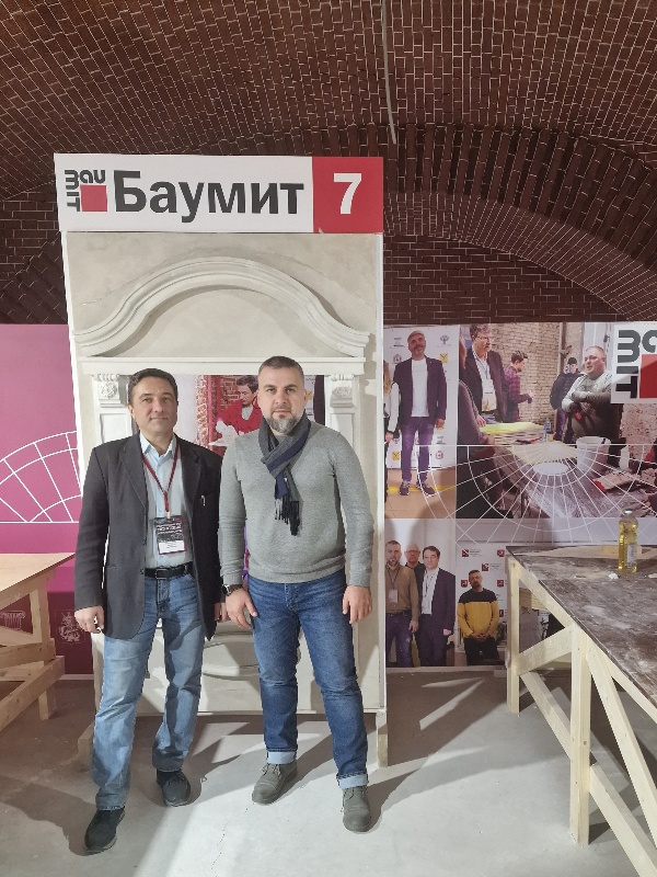 С 28 ноября по 1 декабря 2024 года в Москве прошла III выставка «ПРОреставрация. Импортозамещение в реставрационных материалах и технологиях».

Открытие прошло в Круговом депо Николаевской железной дороги. Ее организаторами является Российская ассоциация реставраторов: https://rosrest.com/ при поддержке Правительства Москвы.

Выставка представляет собой важное мероприятие для профессионалов реставрационной отрасли.

Сотрудник ГБУ «Аргунский музей-заповедник» Тамирлан Солтагиреев посетил ее с целью обмена профессиональным опытом с организаторами.
В ее рамках также обсудили и продемонстрировали отечественные материалы и методики реставрации, восстановление старинных технологий и новые подходы к сохранению объектов культурного наследия в современных условиях.

Выставка была интересна широкой аудитории, включая молодежь и детей. В программе разработали несколько ключевых зон: экспозицию, творческие мастерские, лекторий и площадку для проведения профессиональных соревнований среди молодых реставраторов.

