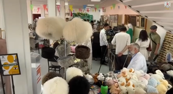 С 12 по 14 июля в Назрани пройдет Инклюзивная ярмарка мастеров.

Организатор - руководитель гончарной мастерской Беслан Атигов при поддержке Администрации г. Назрань.

На ярмарке будут представлены уникальные изделия ручной работы, которые хранят тепло рук мастеров и рассказывают истории Ингушетии. 