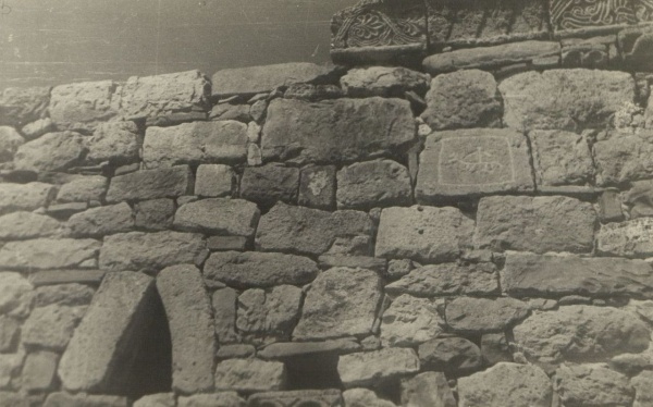 Центральный государственный архив искусства и литературы в Санкт-Петербурге передал историкам "АСМ Групп" уникальные материалы по храму Тхаба Ерды в горной Ингушетии, состоящие из обмерных фиксационных чертежей и фотофиксации 1938 года экспедиции архитектора Р.Л.Ротача.