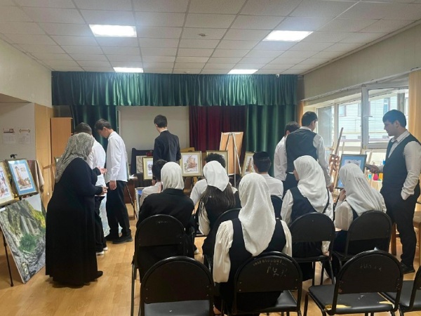 В актовом зале ГБУК «РЦКиИ» сотрудники ГБУ «Аргунский музей-заповедник» провели выставку-лекцию на тему: «Современные подходы к сохранению и восстановлению башенной архитектуры» в рамках программы «Культура для школьников», на которое были приглашены ученики СОШ г. Аргуна. 

Лектором выступила заведующий отделом использования и популяризации ОКН - Далхадова М. Л.      
  
Мероприятие было организовано для школьников чтобы познакомить их с культурой республики, на выставке были представлены башни до и после реставрации, каждая из которых имеет свою историю и предназначение.