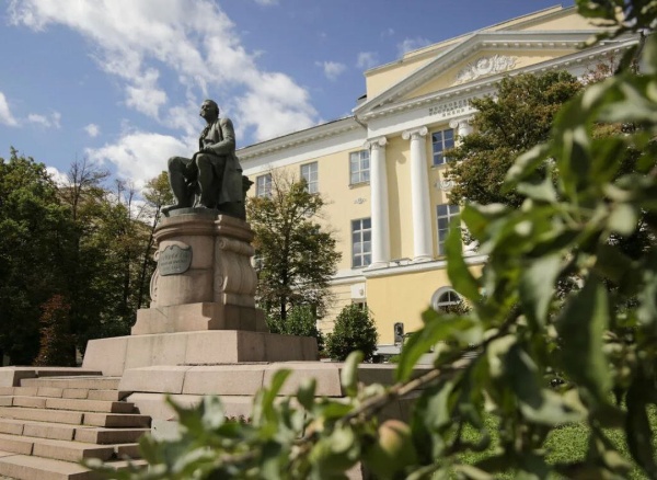 Совместный проект "Тектоника" и "АСМ Групп" на капитальный ремонт и реставрацию объекта культурного наследия регионального значения "Аудиторный корпус" факультета журналистики Московского государственного университета на Моховой улице получил согласование Департамента культурного наследия Москвы.