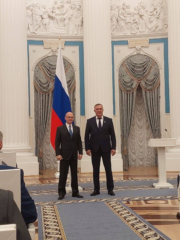 Глава Администрации Джейрахского района награжден в Кремле за заслуги в развитии местного самоуправления. Сегодня в Москве, в Екатерининском зале Кремля, глава администрации Джейрахского района Ахмед Льянов был награжден за заслуги в развитии местного самоуправления, сообщает пресс-служба администрации района. Награду вручил Первый заместитель Руководителя Администрации Президента Российской Федерации Сергей Кириенко.

Справка: Льянов Ахмед Багаудинович, родился 01 июля 1972 года в сельском поселении Джейрах Назрановского района ЧИАССР. С декабря 2008 г. по октябрь 2015 г. работал в должности главы администрации с. Джейрах Джейрахского района Республики Ингушетия. Имеет ряд государственных, ведомственных и республиканских наград.

В октябре 2015 г. освобожден от занимаемой должности в связи с истечением срока полномочий главы с.п. Джейрах.

С октября 2015 г. по настоящее время работает главой администрации Джейрахского муниципального района Республики Ингушетия.