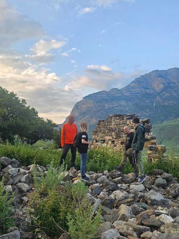 Архитекторы "АСМ Групп" продолжают авторский надзор за реставрационными работами на башенных комплексах Ингушетии. Хайрах, Пуй, Дошхакле, Кели, Тумги и Эбан - актуальные площадки сегодняшнего дня. Скоро к ним прибавятся стартовавшие работы на башенных комплексах Фуртоуг и Гаракх.