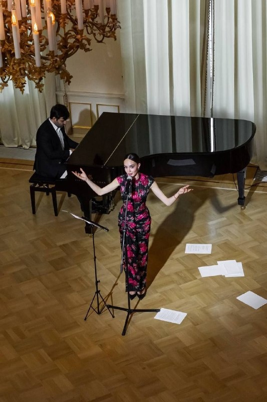 На днях в "Особняке Мясникова" на улице Восстания, 45, отреставрированном по проекту "АСМ", состоялась премьера поэтического моноспектакля Анны Егоян "Стихи о любви".

Лучший проект реставрации Санкт-Петербурга 2008 года.