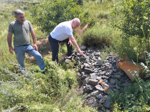 20 июля Руководитель Комитета Государственной охраны объектов культурного наследия Кодзоев Т.У. и и.о.директора музея-заповедника Сампиев А.А. с сотрудниками Джейрахско-Ассинского музея-заповедника в рамках плана работы по визуальному осмотру технического состояния ОКН совершили инспекционную поездку к архитектурному комплексу «Памет» (Пхамат, Паьмат, Пхьамат)», расположенному на крутом склоне левого берега р. Арамхи, у начала Джейрахского ущелья в 0,8 км восточнее Н.Озми. 

Ранее указанный поселок состоял из 1 боевой башни и 5 жилых башен с пристройками, с которыми вместе с оборонительной стеной составляли довольно прочный замковый комплекс позднего средневековья.   К сожалению, 1944 году архитектурный комплекс был разрушен. 

Боевая башня в 6 этажей, размещалась в центре всего замка, имела квадратное основание с навесными машикулями – балкончиками, ступенчато – пирамидальной крышей, состоящей из 13сланцовых плит с венчающим крупным конусовидным камнем и достигала 28 – метровой высоты. Согласно бытующим преданиям, эта башня была построена в начале XVII века. Вахушти Багратиони в XVIII веке говорил: «Тут стоит большая башня, обведенная, подобно крепости стеной».

На северной окраине поселка прежде возвышался крупный средневековый храм «Памет-Ерды» (Пхамат-Ерды)., разрушенный в середине XlX века.
На возвышенности кургана находятся множество склеповых захоронений, требующие археологического исследования.

Со слов жителей Джейрахского района, в бытность ЧИАССР здесь проводил исследование известный археолог Виноградов В.Б., многие найденные артефакты были вывезены.

Также при подготовке к реставрации башен найден интересный камень с петроглифом.