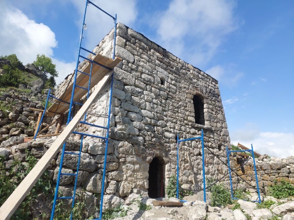 Вчера специалисты "АСМ Групп" провели авторский надзор на башенных комплексах "Кели", "Дошхакле" и "Нижний Пуй". Сезон реставрационных работ в горной Ингушетии открыт.