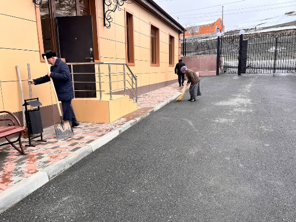 22.03.2025 г. сотрудники Дома культуры провели субботник, убрали двор и прилегающую территорию.
