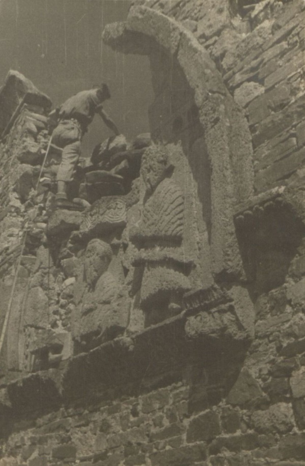 Центральный государственный архив искусства и литературы в Санкт-Петербурге передал историкам "АСМ Групп" уникальные материалы по храму Тхаба Ерды в горной Ингушетии, состоящие из обмерных фиксационных чертежей и фотофиксации 1938 года экспедиции архитектора Р.Л.Ротача.