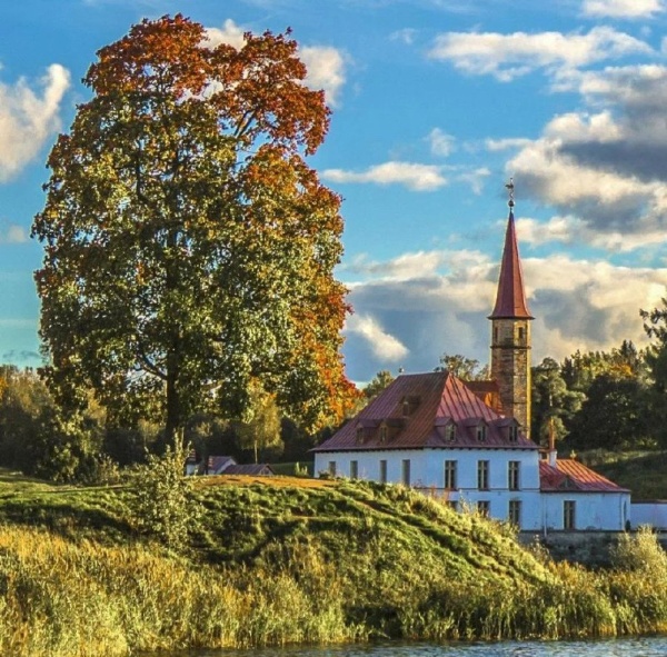 8 июня в 18.00 в Приоратском парке Гатчины Симфонический оркестр Ленинградской области представит музыкальный спектакль по мотивам оперы Глинки "Руслан и Людмила", приуроченный 225-летию со дня рождения А.С.Пушкина.

Проект реставрации парка от "АСМ Групп".