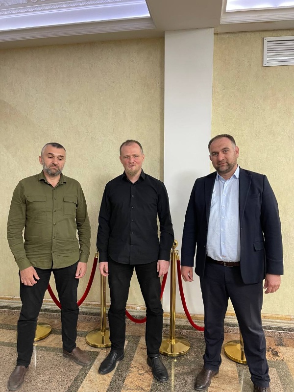 Ассоциация туризма Республики Ингушетия (АТРИ), объединяющая большинство коммерческих и некоммерческих организаций, задействованых в сфере туризма и сервиса, присоединилась к Национальной системе «Территория».

На состоявшейся встрече с Главой АТРИ Евлоевым Магомедом Исраиловичем были намечены цели, согласованы совместные планы и порядок взаимодействия.

На встрече также присутствовали представители ряда организаций, входящих в АТРИ.