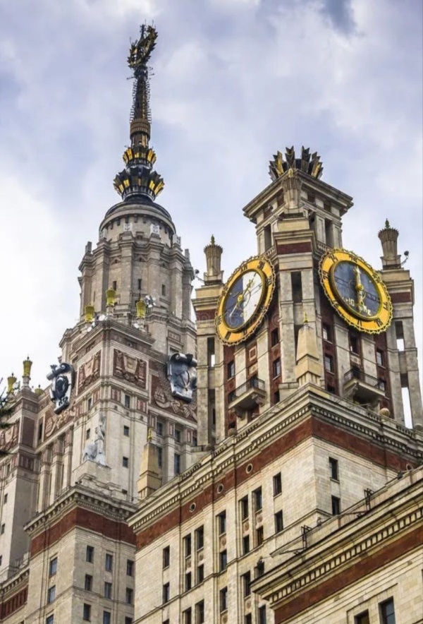 "АСМ Групп" завершает проектные работы для реставрации главного здания Московского государственного университета на Воробьевых горах. Пожалуй, одного из самых больших зданий в стране.