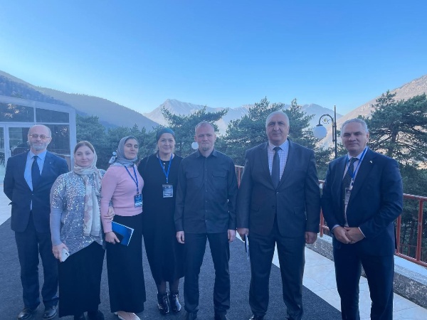 11-13 ноября сотрудники Джейрахско-Ассинского музея-заповедника, в рамках исполнения Перечня поручений Главы Республики Ингушетия от 30 августа 2023 г., о  проведения конференции, посвященной вопросам сохранения и популяризации объектов культурного-наследия, и в рамках двухстороннего соглашения между ГБУ «ИнгНИИ им. Ч. Ахриева» и ГКУ «Джейрахско-Ассинский музей-заповедник» о сотрудничестве сторон, заключенного 29 августа 2024 г.,  принимали участие в Межрегиональной научно-практической конференции «Национально-государственные образования в России: история и современность», посвященной 100-летию образования Республики Ингушетия.

Сама конференция проводилась в рамках Плана основных мероприятий по подготовке и проведению празднования в 2024 году 100-летия образования Республики Ингушетия во исполнение Указа Президента Российской Федерации № 938 «О праздновании 100-летия образования Республики Ингушетия» от 8 декабря 2023 г.

Организаторами конференции выступили: Правительство Республики Ингушетия, Министерство образования и науки Республики ингушетия, Министерство культуры РИ, Ингушский государственный университет, Ингушский научно-исследовательский институт гуманитарных наук им. Ч. Ахриева, Джейрахско-Ассинский музей-заповедник. 

В работе конференции приняли участие: Глава РИ, депутаты Народного собрания РИ, члены Правительства РИ, представители научных учреждений РАН, вузов и научных центров Москвы, Санкт-Петербурга, Волгограда, Грозного, Ессентуков, Краснодара, Карачаевска, Нальчика, Махачкалы, Майкопа, Ростова-на-Дону, Ставрополя, Черкесска, Элисты, Магаса и других городов России.

К началу работы конференции издан сборник материалов в двух частях, который будет включен в базу данных Российского индекса научного цитирования (РИНЦ) и размещен на портале Elibrary.ru.

Работа конференции проходила в следующих секциях:

Национально-государственные автономии на Кавказе: Ингушская автономная область (1924-1934 гг.): политические и социально-экономические процессы.

Многонациональность страны как фактор ее устойчивости в противостоянии вызовам в новое и новейшее время.

Языки народов России: сохранение языкового многообразия.

Литература и фольклор народов Кавказа: историко-культурный контекст.

Культурное наследие народов Кавказа: история и современность.
        
На конференции с научным докладом о деятельности, успехах и проблемах Джейрахско-Ассинского государственного историко-архитектурного и природного музея-заповедника выступил и.о. директора Сампиев А.А..

Выступление Сампиева А.А. вызвало живую дискуссию среди присутствовавших, все участники отметили большую теоретическую и практическую значимость представленного доклада.

Были организованы и проведены картинная галерея художника Гадаборшева Султана: «Горная Ингушетия глазами художника Гадаборшева С.А.», фотовыставка Тимура Агирова «Средневековая архитектура горной Ингушетии».

На третий, заключительный день конференции, для участников была проведена экскурсия по Джейрахскому району.  

В заключении, хотелось бы отметить высокий профессиональный уровень данного мероприятия и его важную положительную роль в нынешних условиях.  

Пользуясь случаем, хотим выразим особую благодарность всем сотрудникам Ингушского научно-исследовательского института гуманитарных наук им. Ч. Ахриева в лице руководителя Оздоева Д.Э., а также всем организаторам и участникам мероприятия.