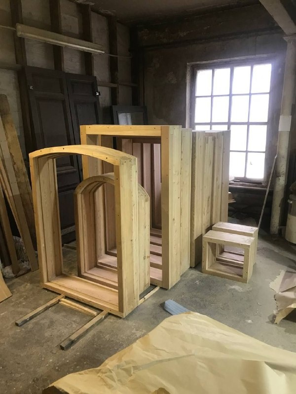 Продолжаются реставрационные работы по проекту "АСМ Групп" на объекте культурного наследия федерального значения "Лазаревская церковь" на территории Псково-Печерского монастыря.

Руководство работами - АНО "Возрождение".