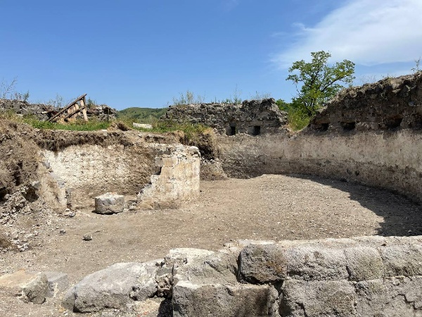 Назрановская крепость – объект Национальной системы «Территория».

В рамках внедрения в Республике Ингушетия Национальной системы «Территория», при участии Комитета по государственной охране объектов культурного наследия и Комитета по туризму Республики Ингушетия, начаты работы с объектами культурного наследия в Назрановском и Сунженском районах Республики.

Назрановская крепость стала первым объектом, который был исследован и добавлен в территорию «Назрановкий Район».

В настоящий момент, по поручению Главы Республики Ингушетия, компанией «АСМ Групп», являющейся официальным партнёром Национальной системы «Территория», начата разработка проектной документации восстановления объекта «Назрановская крепость».

Работы по восстановлению крепости планируется начать в самое ближайшее время и закончить до конца 2025 года.