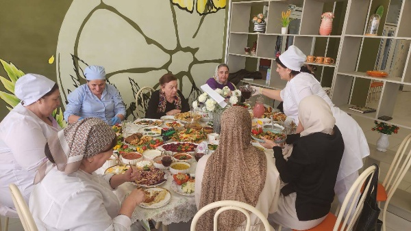 Муниципальный этап конкурса «Лучшая школьная столовая» прошёл в Ингушетии.

В школах Карабулака, Сунжи и Сунженского района состоялся муниципальный этап Всероссийского конкурса. Мероприятие направлено на улучшение школьного питания, внедрение современных технологий и распространение лучших практик работы столовых.

Победители в номинации «Лучшая школьная столовая городской школы»:

ГБОУ «СОШ №1 г. Карабулак» — диплом I степени.
ГБОУ «СОШ №2 г. Сунжа» — диплом I степени.