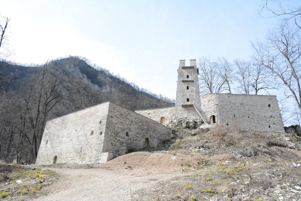 Состоялся рабочий выезд на объекты Ачхой-Мартановского и Урус-Мартановского районов Чеченской Республики.

Исследованы башенные комплексы, отдельно стоящие башни и склепы, которые будут внесены в систему и станут доступны гостям территорий.
