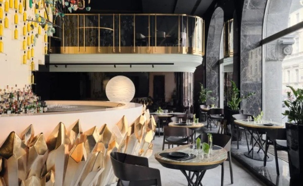 Уютный ресторан Minerals на первом этаже отеля Wawelberg в начале Невского проспекта в Петербурге уже три года радует гостей великолепной кухней и стильными интерьерами.

Генеральный проектировщик Wawelberg - "АСМ Групп".