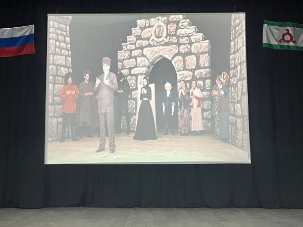 16 января 2026 года в Доме культуры с.п. Ляжги состоялась беседа с презентацией «Театральное искусство ингушского народа».

Вехи:

1908 г. — «Общество просвещения ингушского народа» (Владикавказ); К. Козлов написал пьесу «Сали».
1924 г. — спектакль «Похищение»; М. Булгаков создал «Сыновья муллы».
1927 г. — пьесы З. Мальсагова («Салихат», «Классовая борьба в ауле») и Д. Дахкильгова («Знахарка»).
1929–1930 гг. — драмкружок при пединституте; Х. Муталиев написал «Око за око — зуб за зуб».
1931 г. — победа с «Переломом» (Орцхо и Дошлуко Мальсаговы) на олимпиаде искусств.
1959 г. — ингушский народный театр (руководитель А. Боков).

Деятели:

К. Козлов — автор первой пьесы;
З. Мальсагов, Д. Дахкильгов — драматурги;
Х. Муталиев — автор и актёр;
А. Боков — режиссёр, драматург, художник, актёр.
Театры в Назрани:
Ингушский госдрамтеатр им. Идриса Базоркина;
Русский госмузыкально‑драматический театр;
Театр юного зрителя;
студия «Барт» (с 2008 г.).
Театр — хранитель культуры народа.