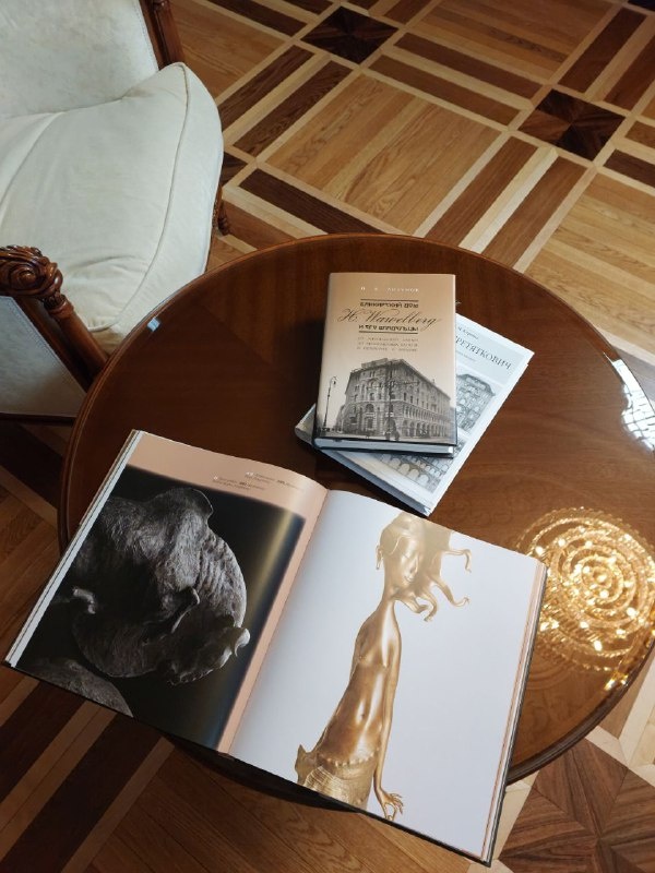 Начаты сьемки документального фильма про историю банкиров семьи Вавельберг, архитектора Перетятковича, построившего уникальный "Банкирский дом Вавельберга" на Невском проспекте в Санкт-Петербурге и конечно про архитекторов "АСМ Групп", отреставрировавших старинное здание и приспособивших его под суперсовременнный отель. 

Сьемки начаты в отеле "WAWELBERG" и продолжатся 6 июня в офисе "АСМ Групп".
