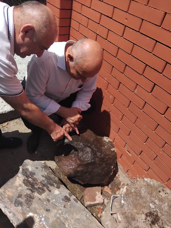 20 июля Руководитель Комитета Государственной охраны объектов культурного наследия Кодзоев Т.У. и и.о.директора музея-заповедника Сампиев А.А. с сотрудниками Джейрахско-Ассинского музея-заповедника в рамках плана работы по визуальному осмотру технического состояния ОКН совершили инспекционную поездку к архитектурному комплексу «Памет» (Пхамат, Паьмат, Пхьамат)», расположенному на крутом склоне левого берега р. Арамхи, у начала Джейрахского ущелья в 0,8 км восточнее Н.Озми. 

Ранее указанный поселок состоял из 1 боевой башни и 5 жилых башен с пристройками, с которыми вместе с оборонительной стеной составляли довольно прочный замковый комплекс позднего средневековья.   К сожалению, 1944 году архитектурный комплекс был разрушен. 

Боевая башня в 6 этажей, размещалась в центре всего замка, имела квадратное основание с навесными машикулями – балкончиками, ступенчато – пирамидальной крышей, состоящей из 13сланцовых плит с венчающим крупным конусовидным камнем и достигала 28 – метровой высоты. Согласно бытующим преданиям, эта башня была построена в начале XVII века. Вахушти Багратиони в XVIII веке говорил: «Тут стоит большая башня, обведенная, подобно крепости стеной».

На северной окраине поселка прежде возвышался крупный средневековый храм «Памет-Ерды» (Пхамат-Ерды)., разрушенный в середине XlX века.
На возвышенности кургана находятся множество склеповых захоронений, требующие археологического исследования.

Со слов жителей Джейрахского района, в бытность ЧИАССР здесь проводил исследование известный археолог Виноградов В.Б., многие найденные артефакты были вывезены.

Также при подготовке к реставрации башен найден интересный камень с петроглифом.