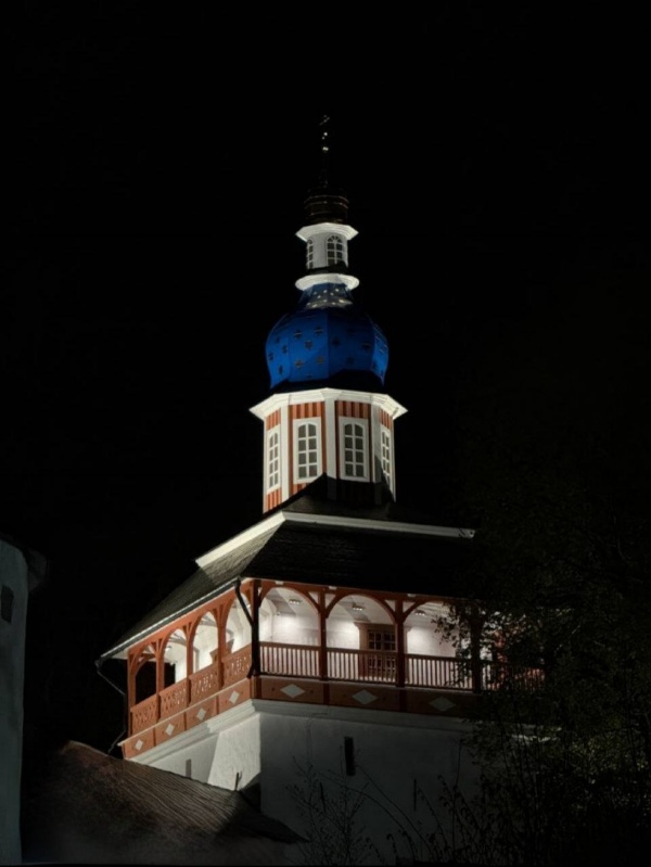 Именно так сейчас, после реставрации по проекту "АСМ Групп",  выглядит объект культурного наследия федерального наследия "Башня Святых ворот" в Псково-Печерском монастыре.