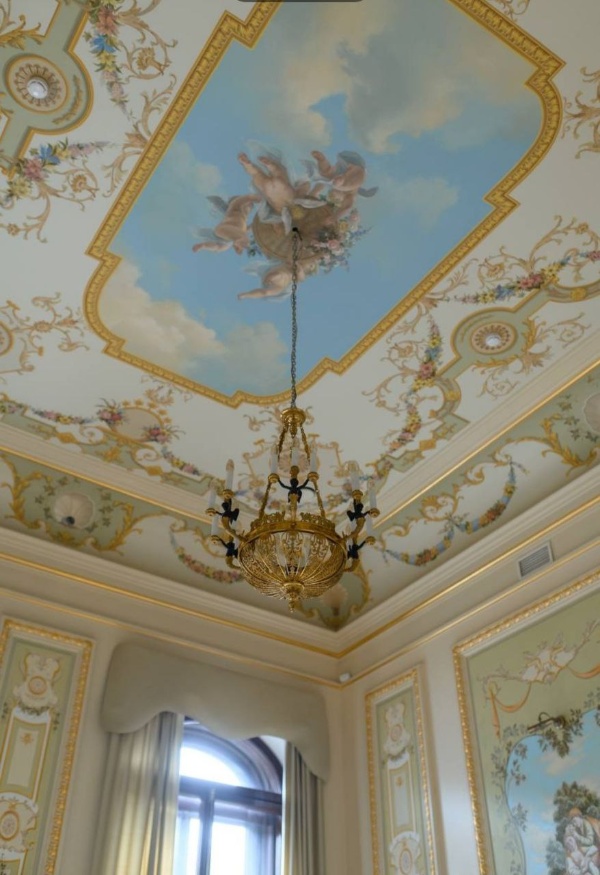 Отреставрированные по проекту "АСМ" интерьеры объекта культурного наследия "Особняк Мясникова" на улице Восстания, 45, готовы принимать новых гостей на различных творческих мероприятиях, намечаемых этим летом. 

Лучший проект реставрации в Санкт-Петербурге 2008 года.