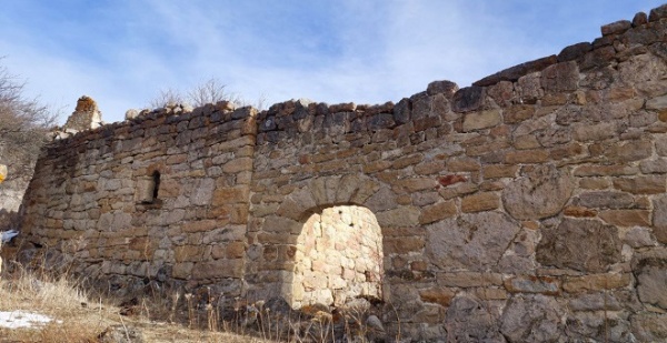 Джейрахско-Ассинский государственный музей-заповедник в рамках стартовавшей программы по выявлению всех обьектов культурного наследия в Ингушетии выявил и разметил 30 обьектов культурного наследия на башенном комплексе "Тори" в горной части Республики, среди которых: 12 жилых башен, 6 склепов, 6 стел и 5 хозяйственных построек с заградительной стеной. 

Проект реализован совместно с "АСМ Групп" и Благотворительным фондом "САФМАР".