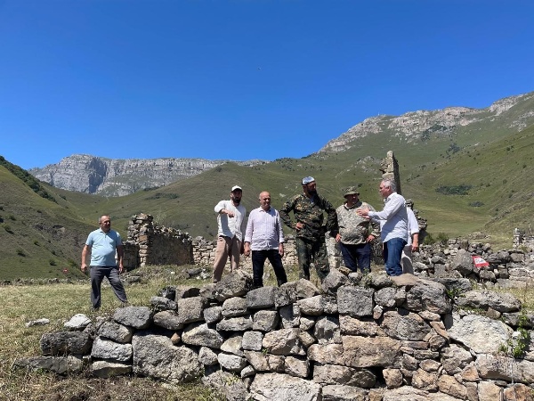 19 августа руководитель Комитета Государственной охраны объектов культурного наследия Кодзоев Т. У. и и. о. директора Джейрахско-Ассинского музея-заповедника Сампиев А. А. посетили башенный комплекс «Мецхал», где специалистами комплексных архитектурных  и реставрационных проектов АСМ ГРУПП совместно с сотрудниками музея-заповедника проводятся работы по фиксации и учету ОКН горной Ингушетии.

Мецхал – крупный башенный поселок в Джейрахском районе, рядом с. Фалхан. Сегодня там сохранились лишь полуразрушенные, но не утратившие своей исторической ценности, строения.