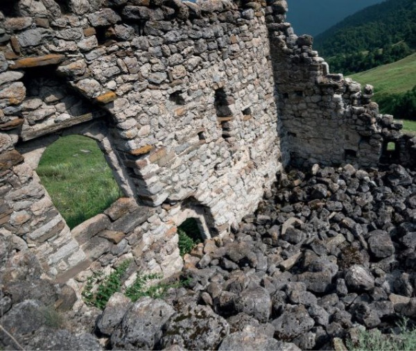 Очень ограниченным тиражом вышла из печати первая книга от "АСМ Групп", посвященная Башенному комплексу "Бишт" в горной Ингушетии.

Роскошное иллюстрированное издание в твердом переплете на 210 страницах, представляет "Бишт" историческими фотографиями, фотографиями комплекса до и после реставрации, текстовыми выдержками из архивных источников, а также фотографиями основных артефактов, обнаруженных в период проведения археологических работ.

Также готовятся к изданию 9 новых книг, посвященных другим башенным комплексам Ингушетии.