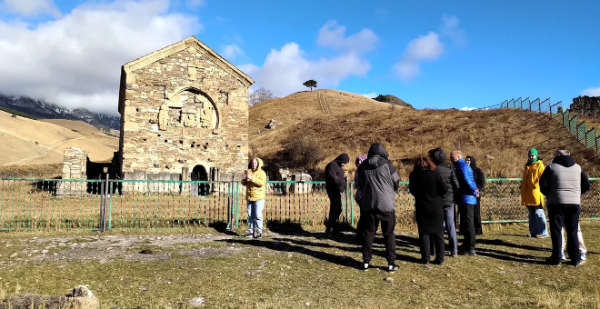 Внедрение системы «Территория» в Джейраско-Ассинском музее-заповеднике.
Историко-архитектурный и природный музей-заповедник «Джейрахско-Ассинский» расположен в границах Джейрахского района Республики Ингушетия на северных склонах предгорья Центральной части Большого Кавказского хребта.
Актуальные задачи — описание объектов культурного наследия и замеры границ, разработка безопасных периметров и зон реагирования, регистрация документации, подключение инструментов управления событиями безопасности, проведение разъяснительной работы на местах.
Внедрение проводится при активном участии Комитета охраны объектов культурного наследия Республики Ингушетия.
Первый этап внедрения планируется завершить весной 2024 года.
