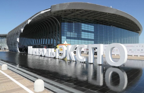 Сегодня в Минеральных водах торжественно открылся Кавказский Инвестиционный форум. Завтрашняя насыщенная программа форума предполагает деловые встречи с заместителем министра экономического развития РФ Сергеем Назаровым, основателем группы "САФМАР" Микаилом Гуцериевым, генеральным директором ДОМ РФ Виталием Мутко. Также на форуме ожидаются Премьер-министр РФ Михаил Мишустин и первый вице-премьер Александр Новак.