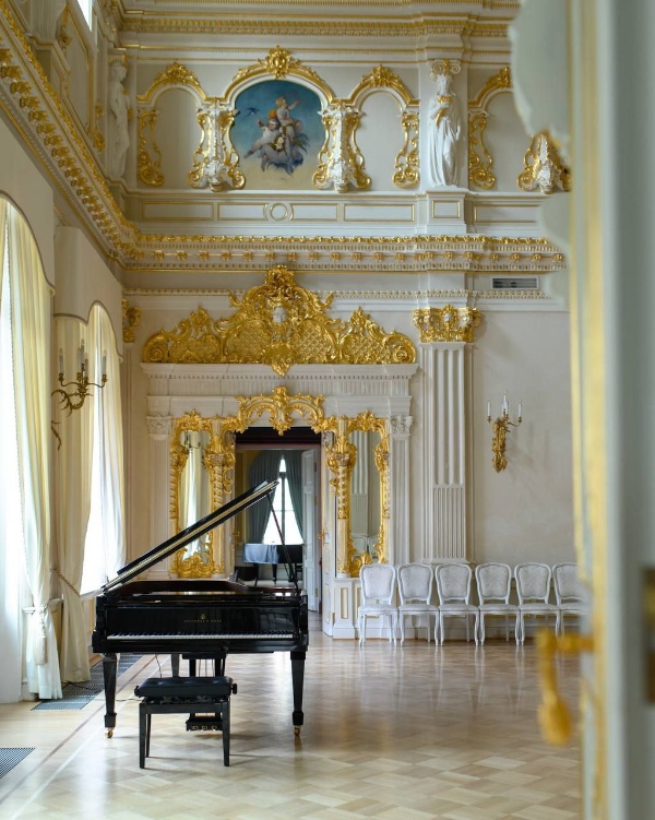 Новые фотографии Особняка Мясникова на улице Восстания, 45 в Петербурге, отреставрированного по проекту "АСМ".