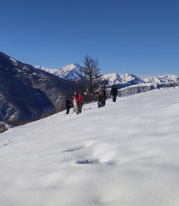 Накануне состоялась экскурсия по Аргунскому ущелью, ее организовал старший научный сотрудник отдела археологии и архитектуры Рамзан Баканаев.

Участники посетили такие локации, как: «Ворота в Аргунское ущелье», Нихалойские водопады, Ушкалойские башни, Музей Пхакоч, ну а финальной точкой стал комплекс отдыха «Ведучи».

Участники экскурсии остались крайне довольны поездкой.