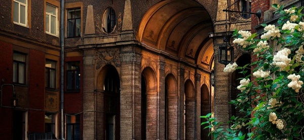 This year, the Committee for State Control, Use and Protection of Historical and Cultural Monuments of St. Petersburg will begin restoration of the courtyard facades of the Tolstoy House, located between Rubinstein Street and the Fontanka River Embankment.

The house of Major-General of the Reserve Count Mikhail Pavlovich Tolstoy was built according to the project of the outstanding architect Fyodor Lidval in 1910-1912 in the style of Northern Art Nouveau with elements of neoclassicism. In 1913, after the Count's death, the house was passed to his widow Olga Alexandrovna and became known as “General's Tolstoy's house”.