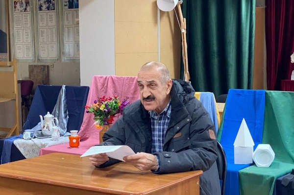 В актовом зале Республиканского центра культуры и искусства прошло мероприятие в рамках ежемесячных плановых мероприятий по профилактике противодействия коррупции на тему: «Коррупционные преступления и ответственность».

Сотрудники ГБУ «Аргунский музей-заповедник» приняли участие в данном мероприятии.

Цель мероприятия: формировать у присутствующих системы
знаний об основах государственной антикоррупционной политики РФ, истории ее формирования и тенденциях развития, а также навыков идентификации коррупции и определения приоритетных направлений противодействия коррупции в Российской Федерации. Коррупция – серьезная угроза демократии и правам человека, которая подрывает господство правовых институтов и моральные устои общества.
Беседу провел инженер по охране труда ансамбля «Башлам» Мусостов Руслан. На мероприятии присутствовали работники учреждений, подведомственных Министерству культуры ЧР в количестве 33 человек.