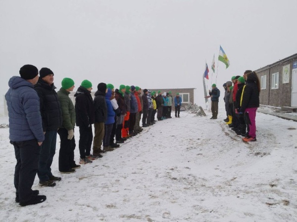 В очередной раз Глава администрации Джейрахского района Льянов Ахмед Багаудинович посетил Альпинистский Лагерь, отвез новогодние  подарки, проверил условия лагеря.

Горный клуб Управление Альпинистских Лагерей приветствует всех увлеченных людей горами в прекраснейшем месте Северного Кавказа - Горной Ингушетии! Выражаем благодарность администрации Джейрахского района и Республики за внимание и поддержку в светлом и красивом деле Альпинизме!