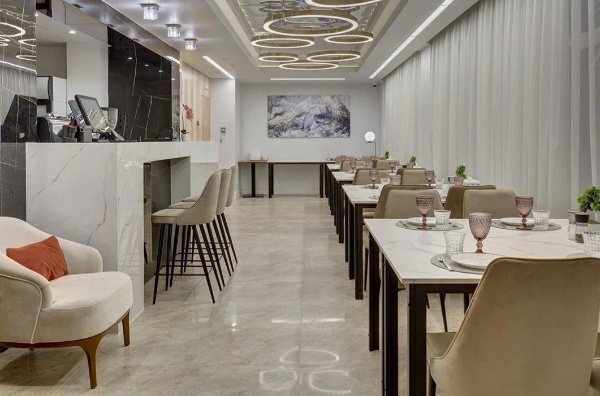 Свежие фотографии открывшегося в конце прошлого года по проекту "АСМ Групп" нового Smart отеля в центре столицы Республики Ингушетия - городе Магас.