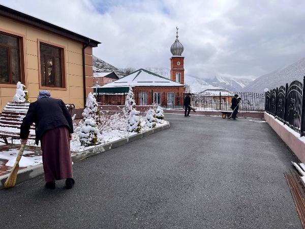 22.03.2025 г. сотрудники Дома культуры провели субботник, убрали двор и прилегающую территорию.
