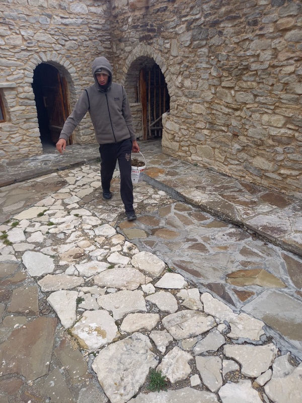 В Хойском историко-архитектурном музее  была проведена уборка территории.

Мероприятие было организовано для подготовки музейного комплекса к открытию туристического сезона.

Целью санитарной очистки являлось приведение территории в порядок и создание благоприятных условий для посетителей.

Данная работа позволит музею достойно встретить новый сезон и обеспечить комфортное пребывание гостей.