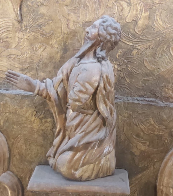 Сегодня в Спасо-Преображенском кафедральном соборе Перми специалисты "АСМ Групп" и "Российской Ассоциации Реставраторов" осмотрели уникальнейший деревянный иконостас, перевезенный сюда по реке Кама в 1781 году из Пыскоры.

Барочный иконостас высотой 22 метра был создан в мастерской Пыскорского монастыря в 1750-х годах. Автором может быть московский иконописец Василий Василевский.

В ближайших планах - противоаварийные мероприятия, затем - реставрация иконостаса.